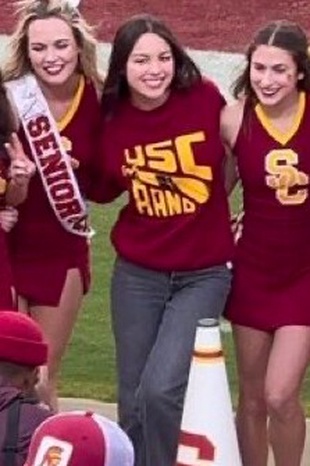 Olivia Rodrigo At Usc Vs Ucla Game November 18, 2023