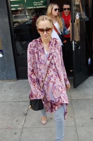 Nicole Richie Lunches with Solange Knowles January 7, 2011