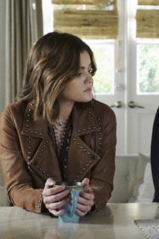 Lucy Hale Pretty Little Liars 7.10 the Darkest Knight