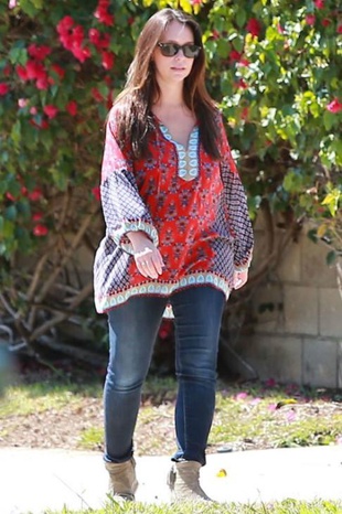 Jennifer Love Hewitt Los Angeles August 1, 2015