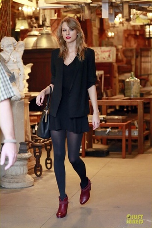 Taylor Swift Antique Shopping January 21, 2014