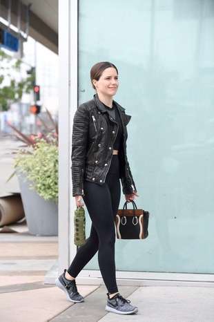 Sophia Bush Pilates Class May 13, 2016