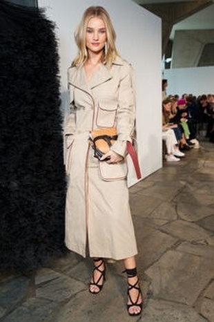 Rosie Huntington-Whiteley Loewe Spring 2019 Fashion Show September 28, 2018