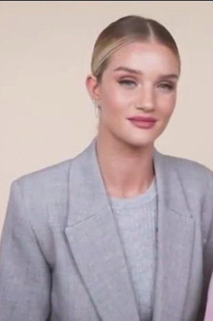 Rosie Huntington-Whiteley Beautycon Pop X Rose Inc