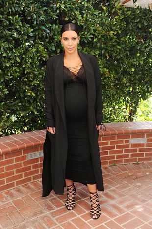 Kim Kardashian West Having Brunch with Her Fans October 24, 2015