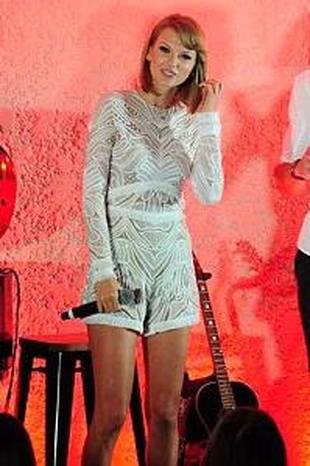 Taylor Swift Concert in Hamilton Island, Australia December 3, 2015