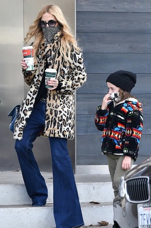 Rachel Zoe Grabbing Coffee November 7, 2020