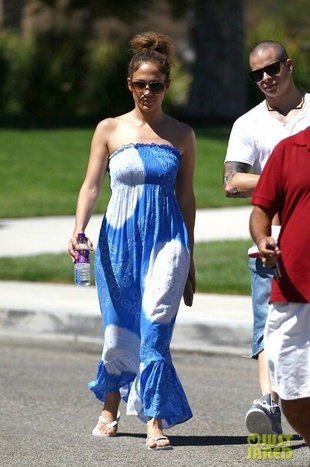 Jennifer Lopez Spending the Day at a Park in Calabasas August 5, 2012