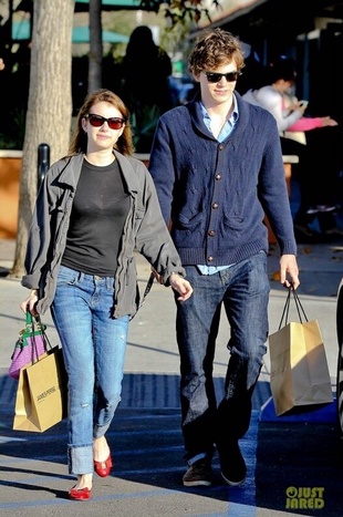 Emma Roberts Shopping at Black Friday in Malibu November 23, 2012