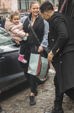 Chrissy Teigen Manhattan April 2, 2018