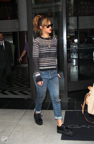 Rihanna Leaving Her Hotel in New York September 12, 2011