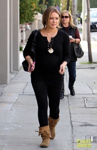 Hilary Duff Out Running Errands in Los Angeles December 14, 2011