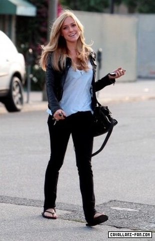 Kristin Cavallari Out in Beverly Hills October 302008