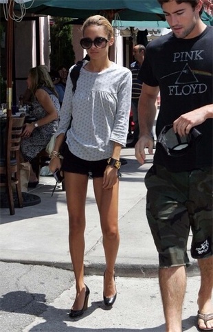 Nicole Richie at Cafe Vida in Los Angeles August 25, 2006