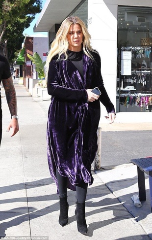 Khloe Kardashian Santa Monica November 8, 2017