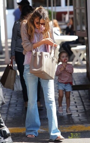 Alessandra Ambrosio Brentwood Country Mart April 21, 2011