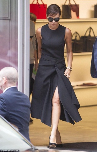 Victoria Beckham Shopping in London September 6, 2015