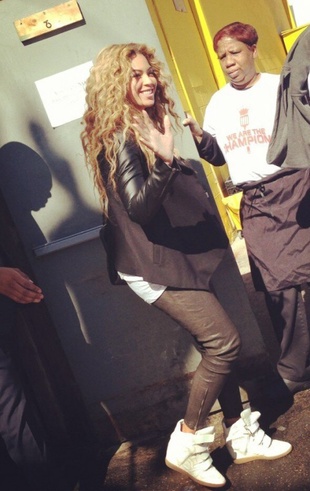 Beyonce Knowles Leaving the Breakfast Klub in Houston February 17, 2013