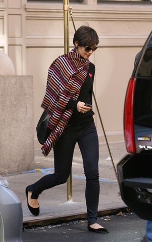 Katie Holmes Leaving Her Apartment in New York October 19, 2008