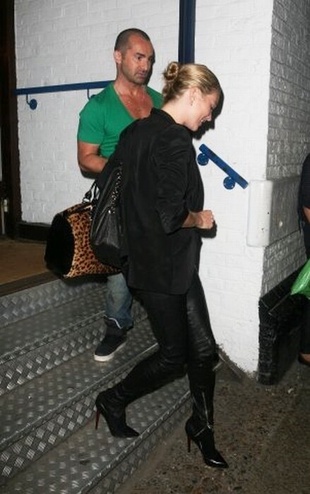 Kate Moss Leaving a Dance Studio in London April 29, 2010