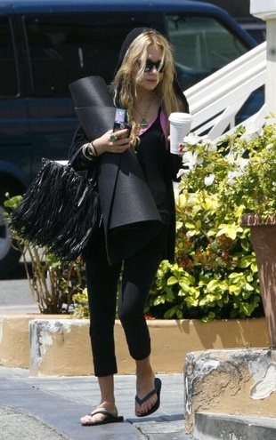 Ashley Olsen Mary-Kate Leaving a Gym in Hollywood May 29, 2007