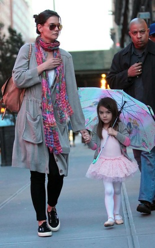 Katie Holmes at Le Pain Quotidien in New York April 1, 2010