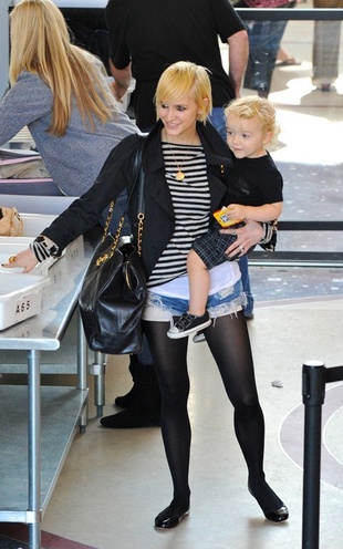 Ashlee Simpson at LAX Airport October 12, 2010