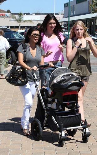 Kourtney Kardashian Out in Malibu August 19, 2010