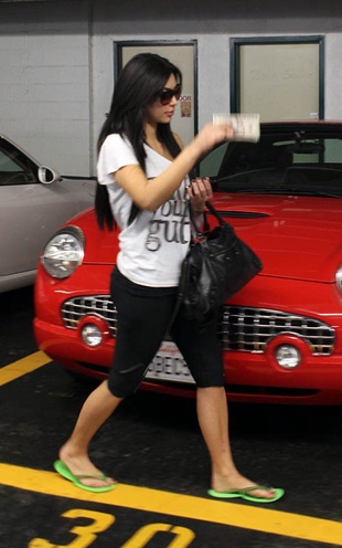 Kim Kardashian Nail Salon in Beverly Hills February 3, 2011