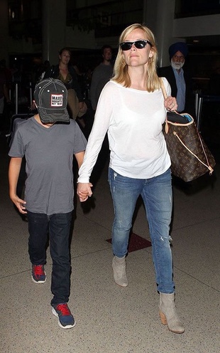 Reese Witherspoon LAX Airport June 17, 2013