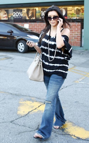 Kim Kardashian Shopping in Los Angeles May 23, 2010