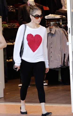 Jennifer Lopez Shopping in Miami January 8, 2010