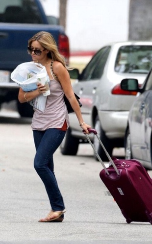 Lauren Conrad Back Home in LA May 9, 2008