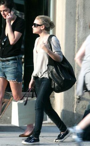 Ashley Olsen Shopping at Stella McCartney June 17, 2008