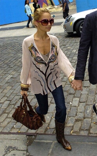 Nicole Richie Out in New York May 24, 2005