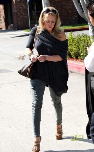 Hilary Duff Leaving a Hair Salon in West Hollywood March 13, 2010