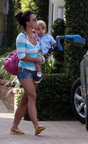 Britney Spears Out in Marina Del Rey June 30, 2009