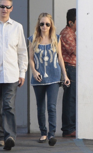 Nicole Richie Arriving at a Traffic School in Van Nuys November 19, 2008