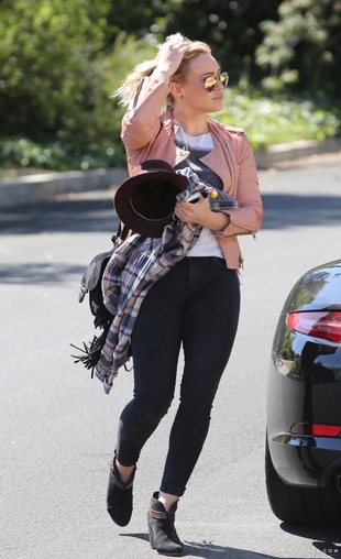 Hilary Duff at a Studio in Los Angeles March 31, 2014