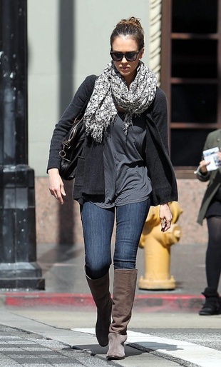 Jessica Alba Spotted on Hollywood Boulevard March 12, 2012