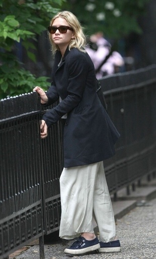 Ashley Olsen Out and About in New York June 10, 2009