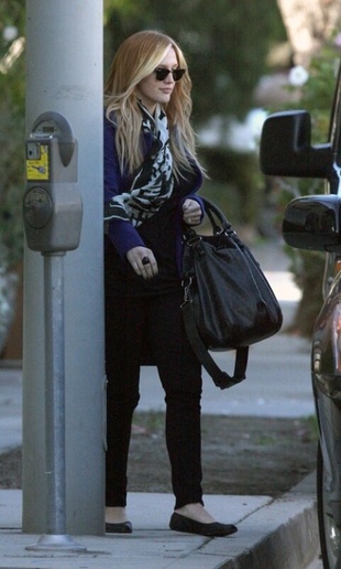 Ashlee Simpson Leaving a Hair Salon in West Hollywood December 19, 2008