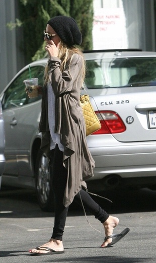 Nicole Richie Arriving at Traffic School in Van Nuys October 15, 2008