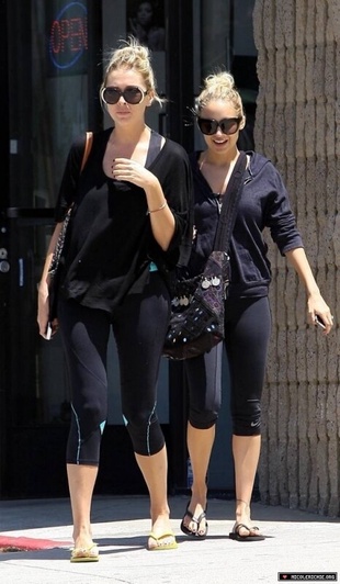 Nicole Richie Leaving a Sushi Restaurant July 26, 2011