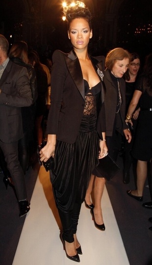 Rihanna Attending the Fashion Week in Paris October 1, 2009