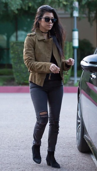 Kourtney Kardashian Calabasas May 7, 2016