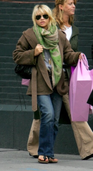 Ashley Olsen Leaving Calypso in New York September 29, 2004