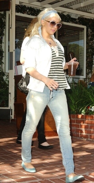 Christina Aguilera Out in West Hollywood March 31, 2009