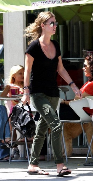 Nicky Hilton Out in Los Angeles June 17, 2010