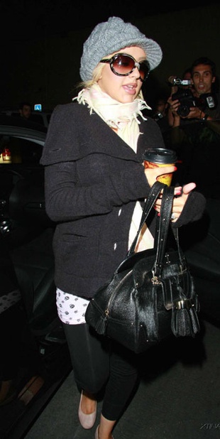 Christina Aguilera Leaving the Doctor's Office in Los Angeles November 12, 2007